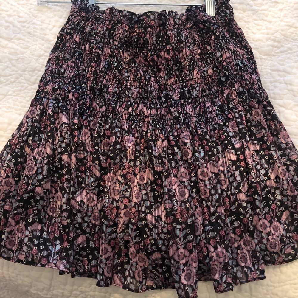 Black floral mini skirt size small